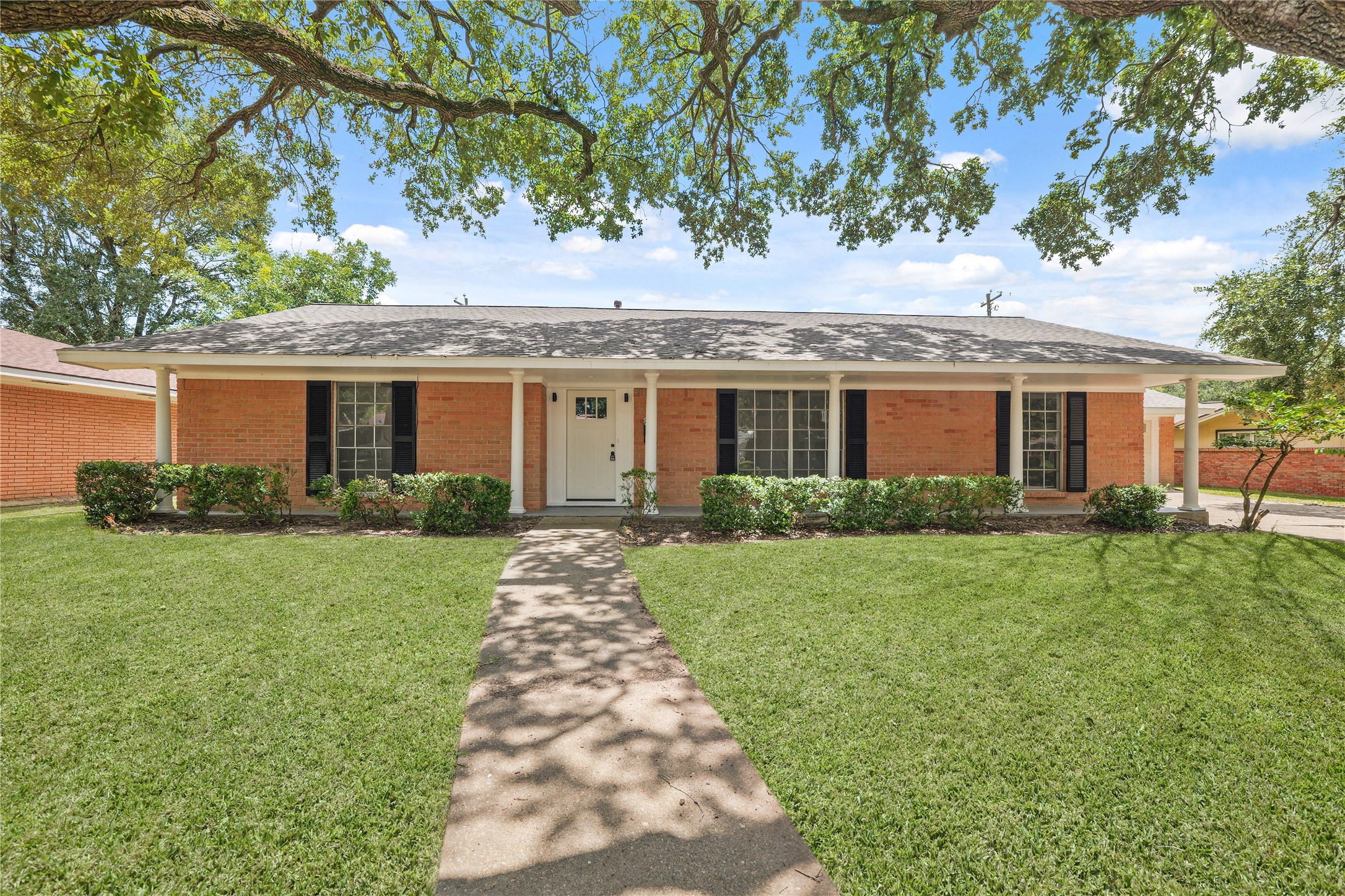 805 Rosewood Drive Baytown TX 77520