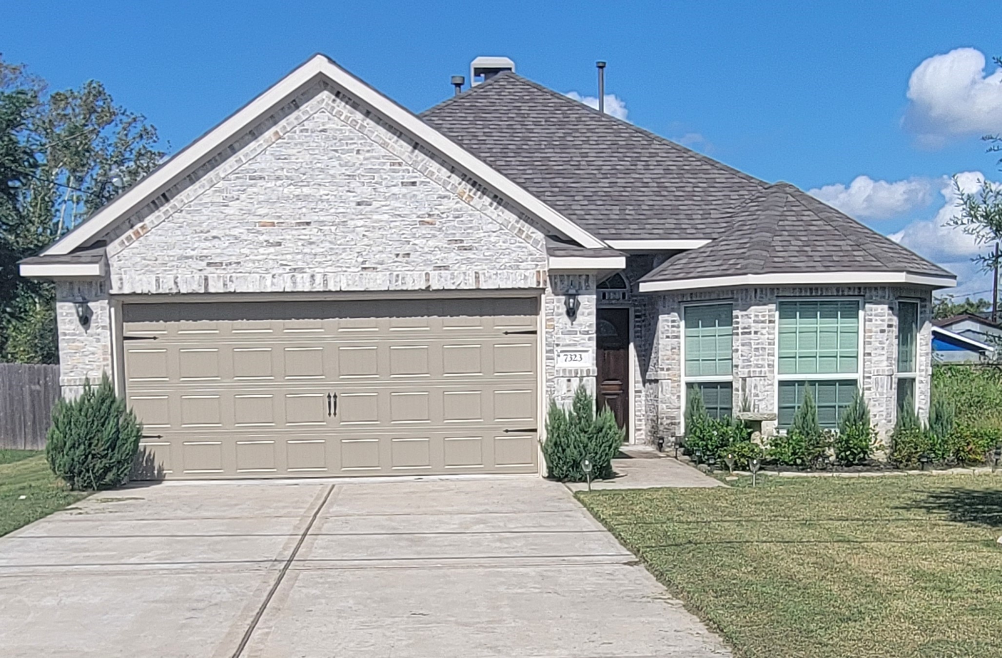 7323 Hoffman Street Houston TX 77028