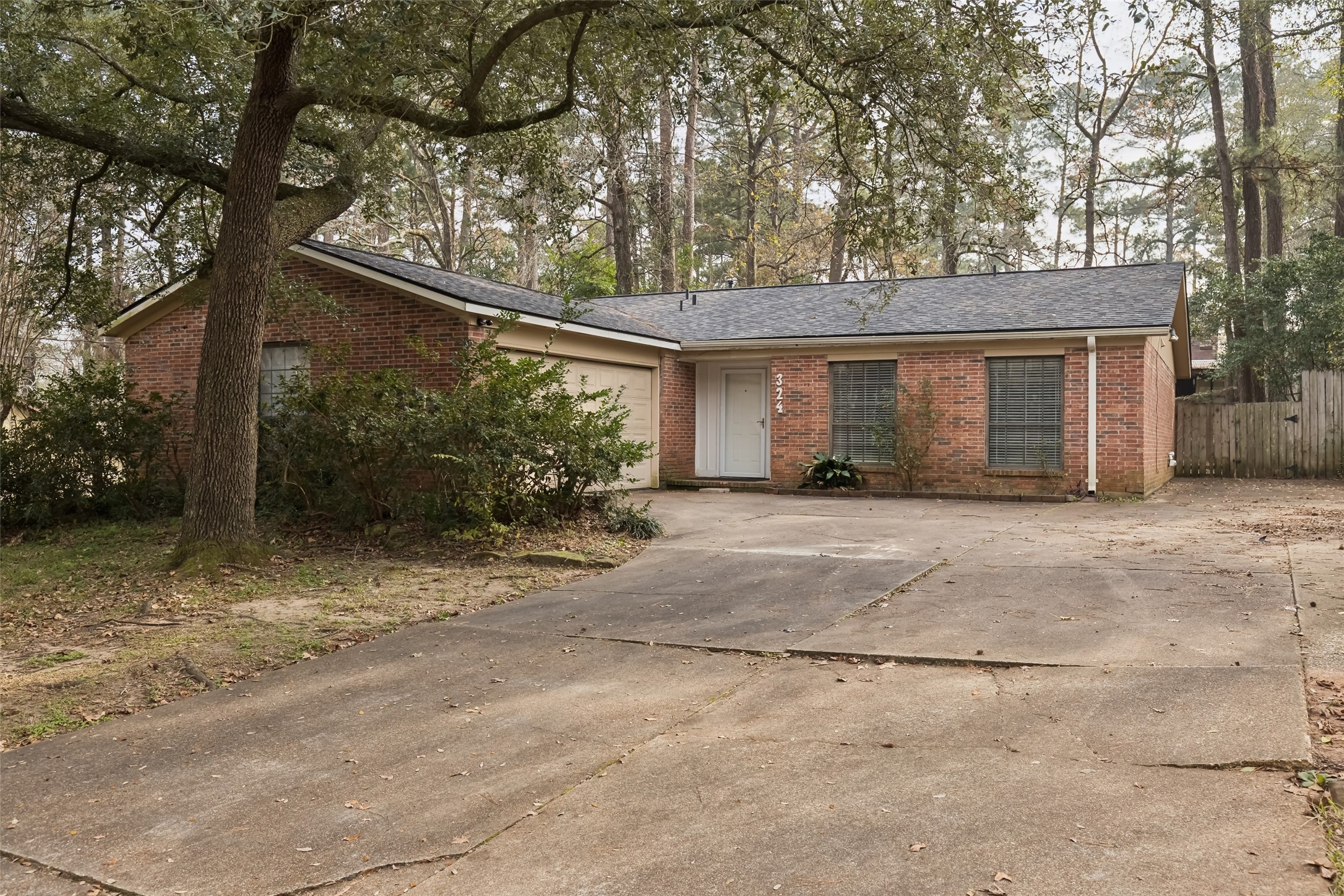 324 Olive Street Huntsville TX 77340