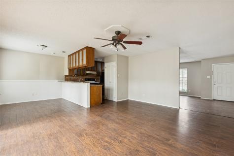 324 Olive Street Huntsville TX 77340