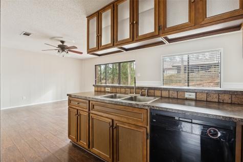 324 Olive Street Huntsville TX 77340