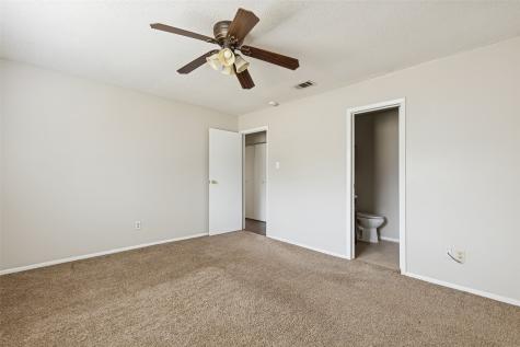 324 Olive Street Huntsville TX 77340