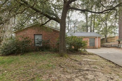 324 Olive Street Huntsville TX 77340