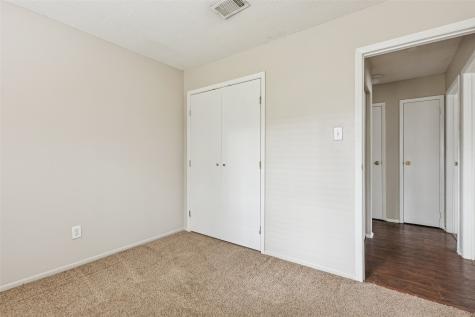 324 Olive Street Huntsville TX 77340