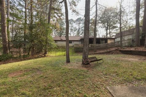 324 Olive Street Huntsville TX 77340