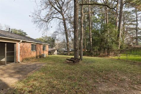 324 Olive Street Huntsville TX 77340