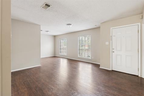 324 Olive Street Huntsville TX 77340