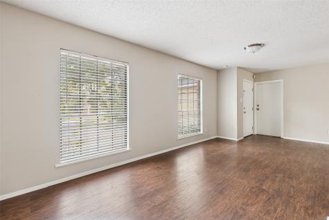 324 Olive Street Huntsville TX 77340