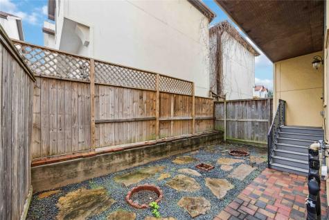 1823 W 24th Street Houston TX 77008
