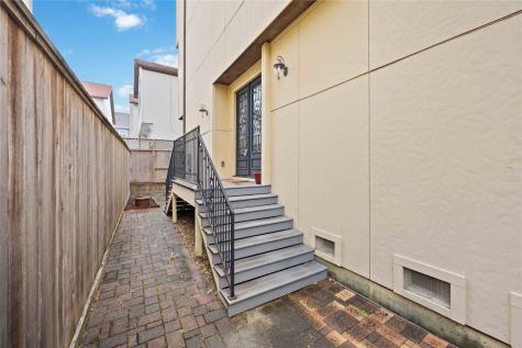1823 W 24th Street Houston TX 77008