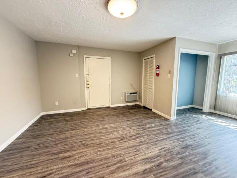 2501 Yoakum Boulevard 16 Houston TX 77006