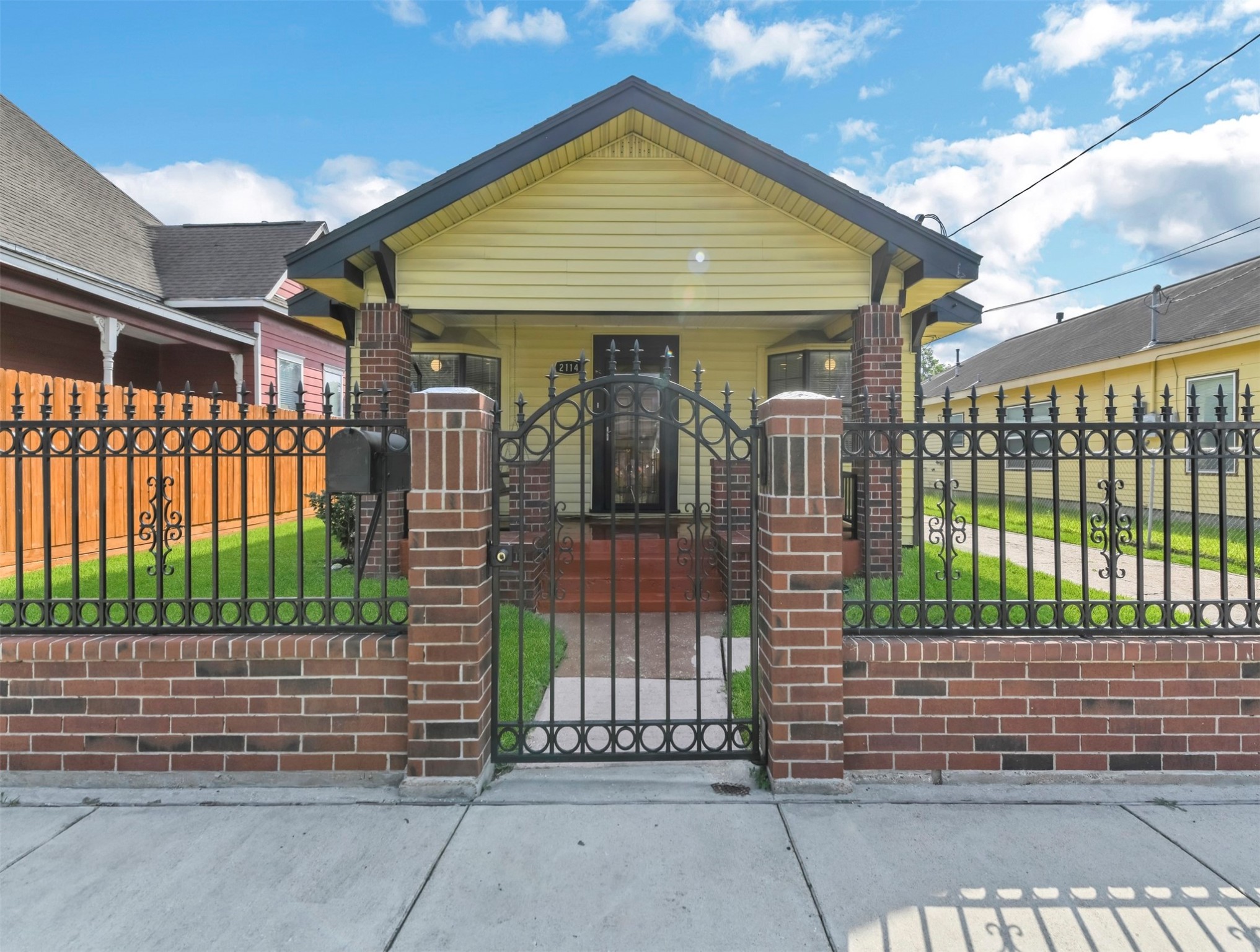 2114 Gentry Street Houston TX 77009