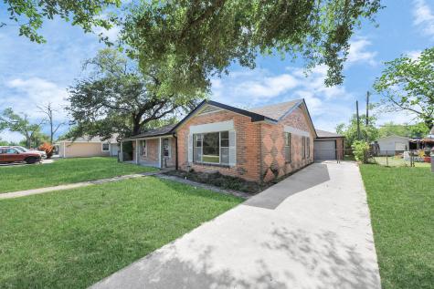 13811 Stoneshire Street Houston TX 77037
