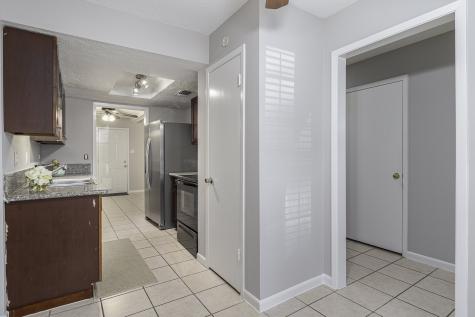 1513 S 8th Street La Porte TX 77571