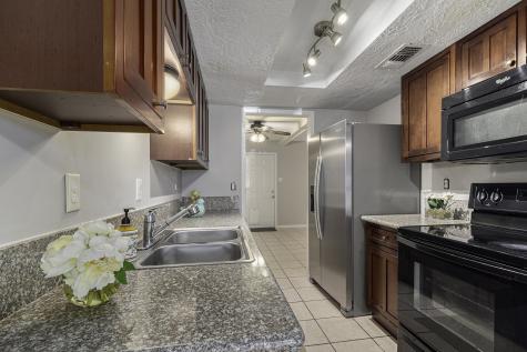 1513 S 8th Street La Porte TX 77571
