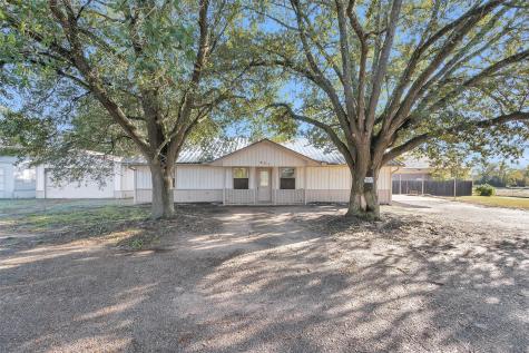 601 S Cochran Street Willis TX 77378