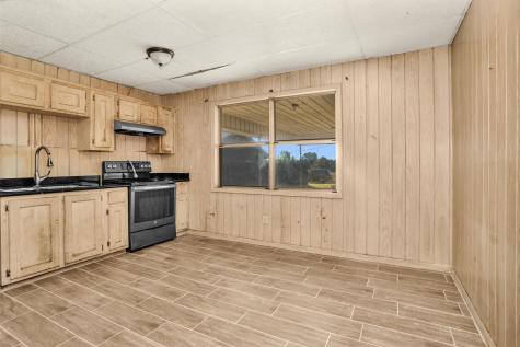 601 S Cochran Street Willis TX 77378