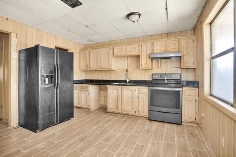601 S Cochran Street Willis TX 77378