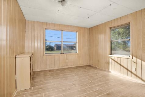 601 S Cochran Street Willis TX 77378