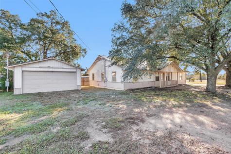 601 S Cochran Street Willis TX 77378