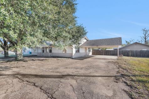 601 S Cochran Street Willis TX 77378