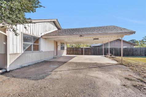 601 S Cochran Street Willis TX 77378