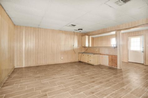 601 S Cochran Street Willis TX 77378