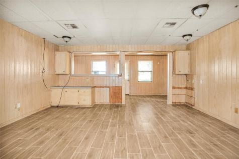 601 S Cochran Street Willis TX 77378