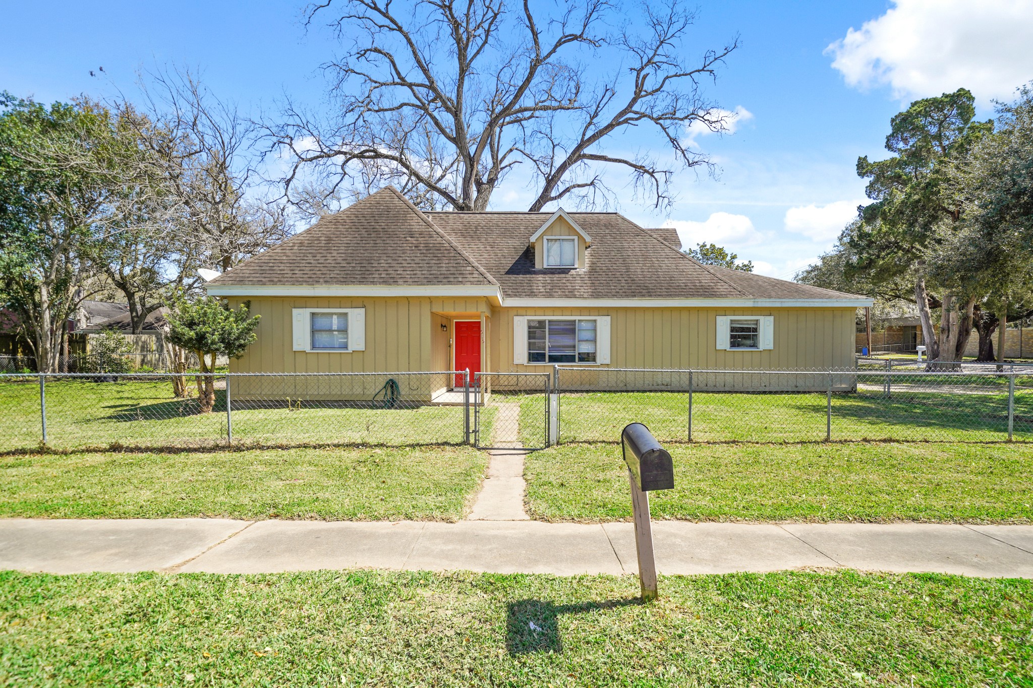 515 S Durant Street Alvin TX 77511