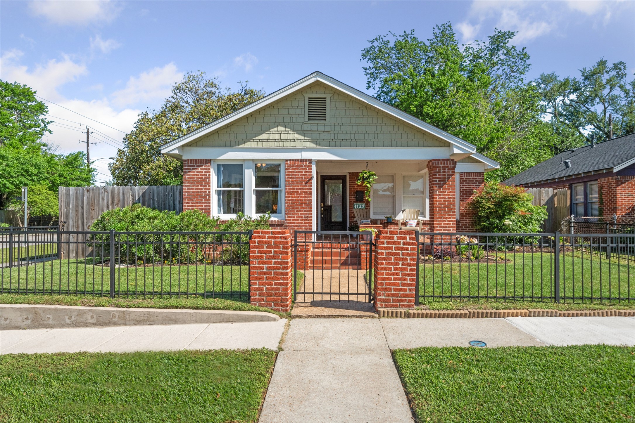 1139 Le Green Street Houston TX 77009