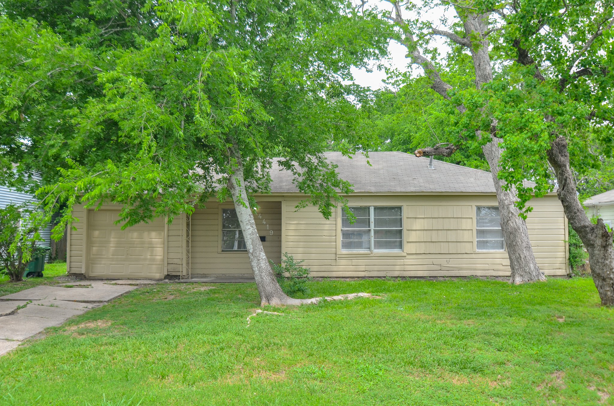 4419 Friar Point Road Houston TX 77047