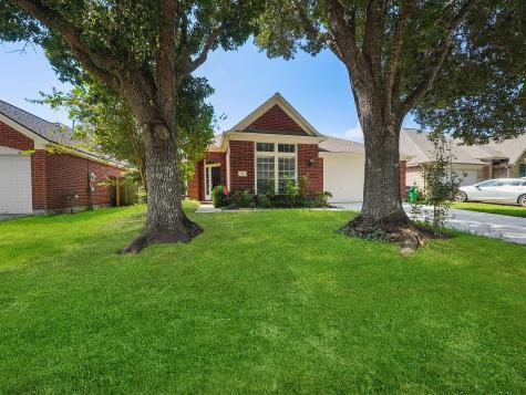 3702 Glenhill Drive Pearland TX 77584