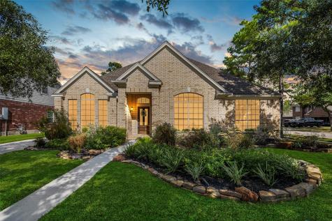 19302 Paradise Summit Drive Tomball TX 77377