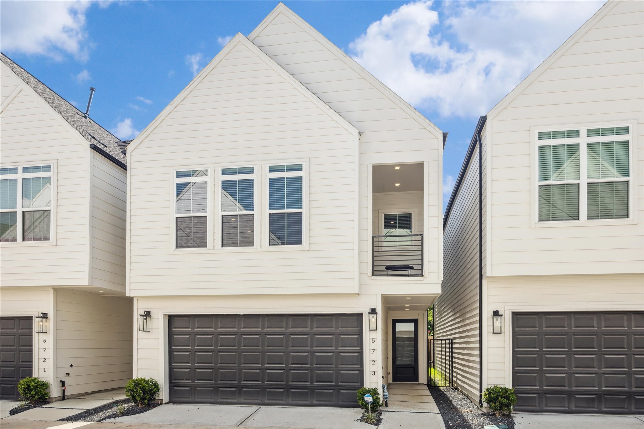 5723 White Magnolia Street Houston TX 77091