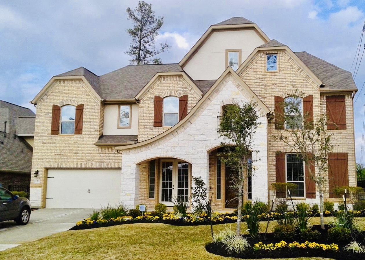 2 Caprice Bend Place Tomball TX 77375