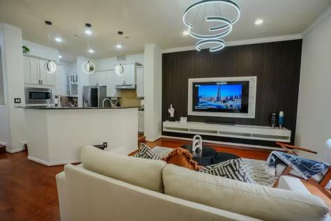 5625 Dolores Place Lane B Houston TX 77057