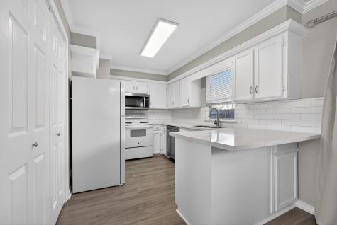 1221 Cedar Post Lane 3b Houston TX 77055