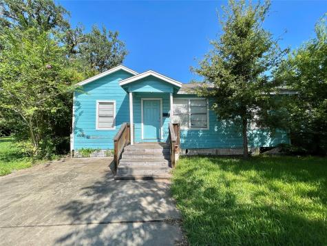 150 Huisache Street Lake Jackson TX 77566