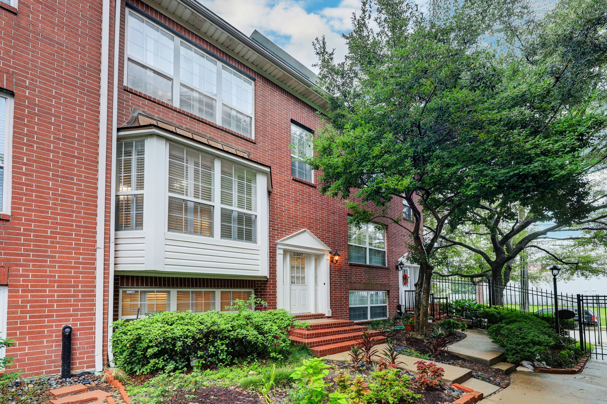 5307 Caroline Street Houston TX 77004