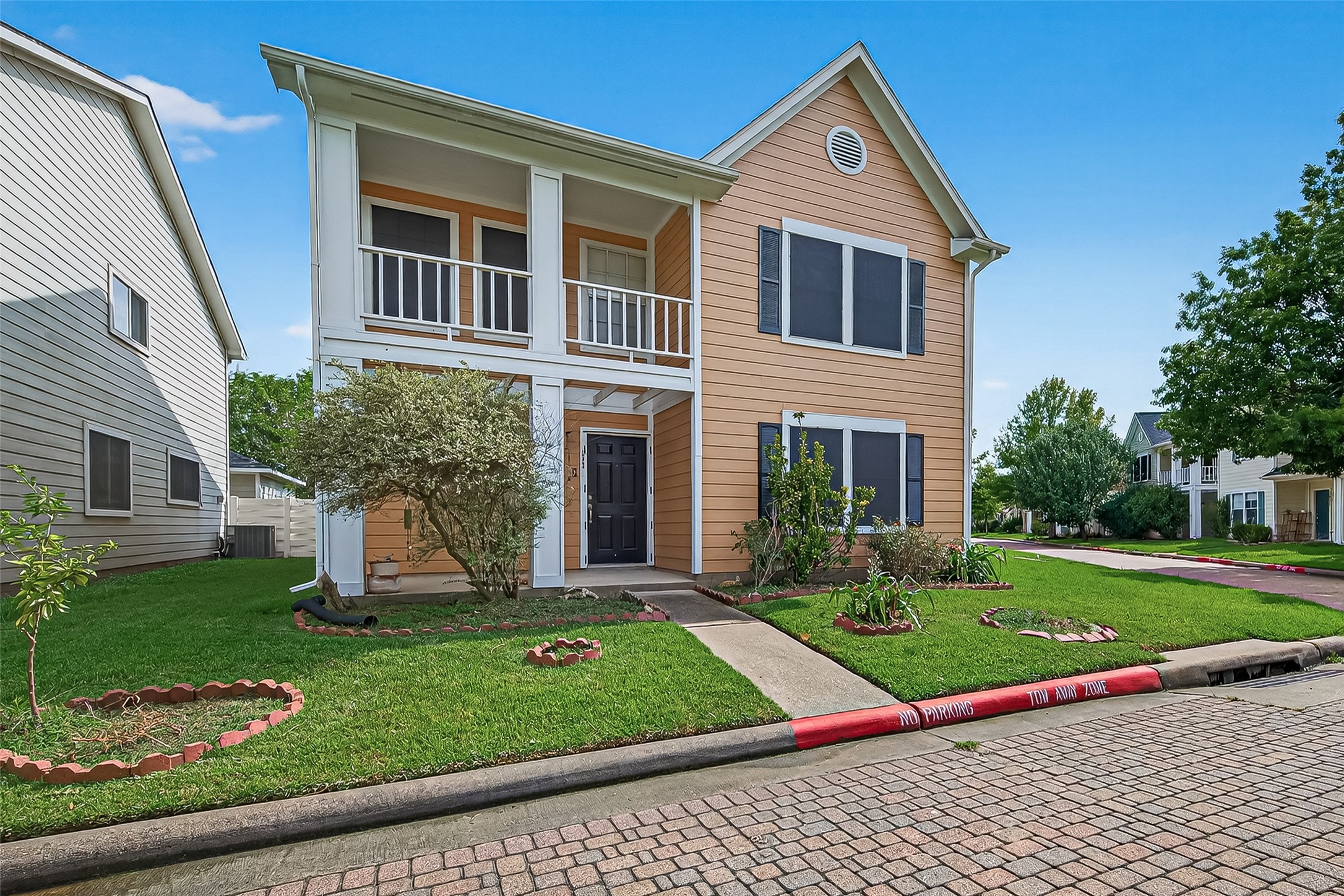 15859 E Park Court Houston TX 77082