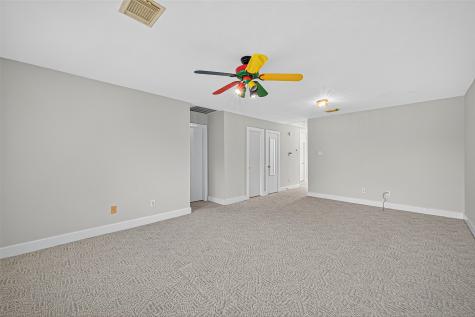 15859 E Park Court Houston TX 77082