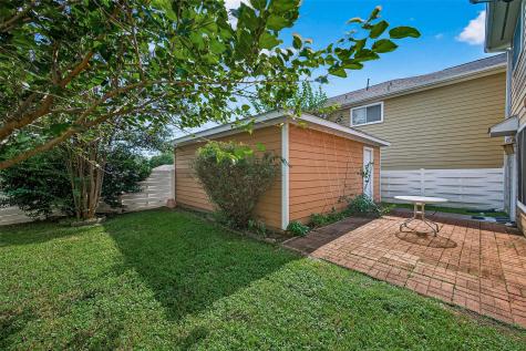 15859 E Park Court Houston TX 77082