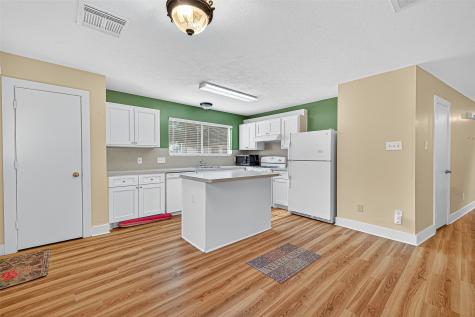 15859 E Park Court Houston TX 77082