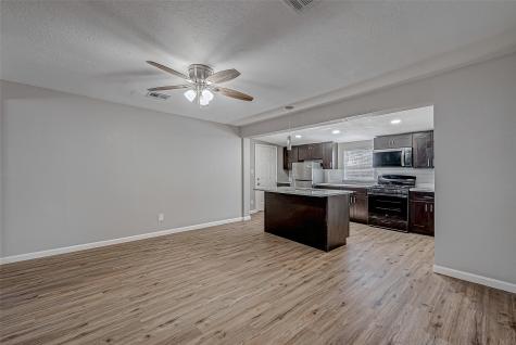 3027 2nd Avenue N Texas City TX 77590