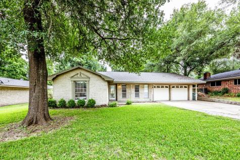 2605 Pine Shadows Drive Huntsville TX 77320