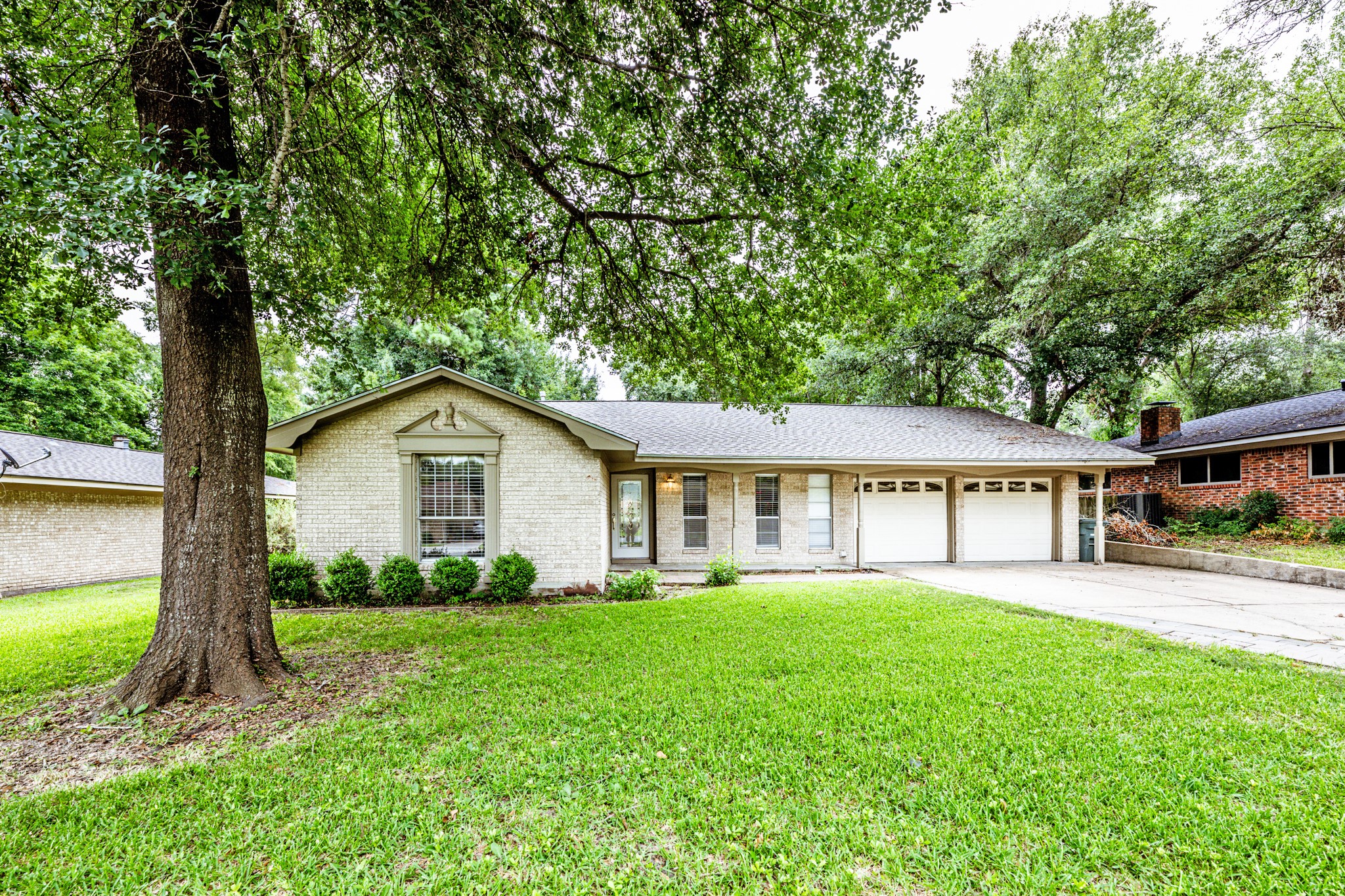 2605 Pine Shadows Drive Huntsville TX 77320