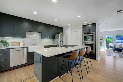706 W 32nd Street Houston TX 77018