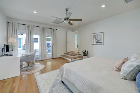 706 W 32nd Street Houston TX 77018