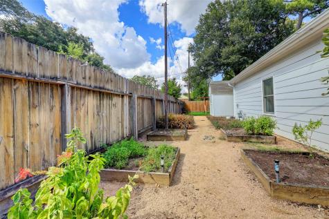 706 W 32nd Street Houston TX 77018