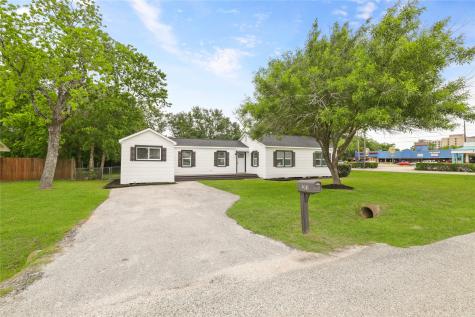 205 Raymond Street Tomball TX 77375